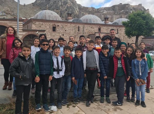 Okulumuz 4/A ve 4/B SınıflarıTokat´ın Tarihi ve Turistik Yerlerine Gezi Düzenlediler.